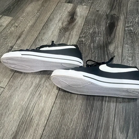 Nike Black and White Classic Sneakers - Picture 3 of 6